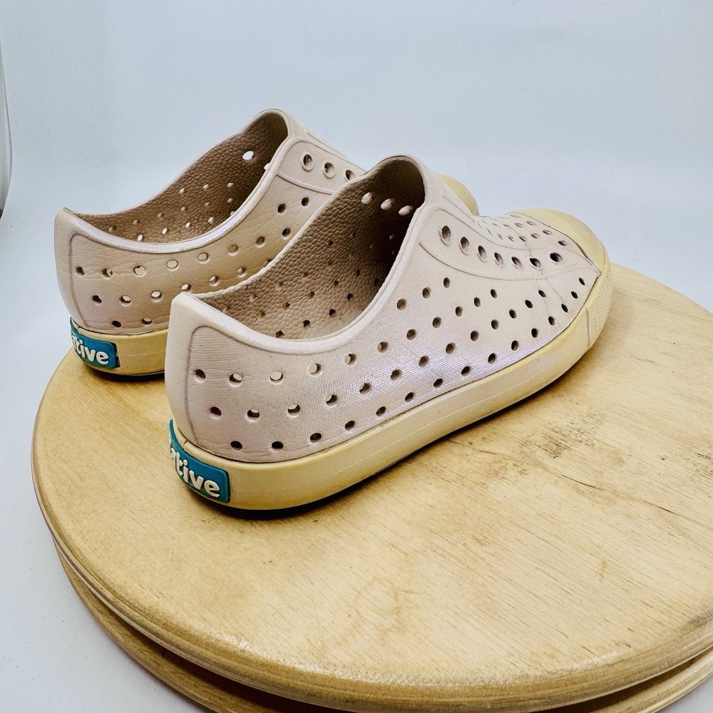 Native Jefferson Shoes Pink Girls Size c 12 c12 Slip On Water Casual - Picture 3 of 6